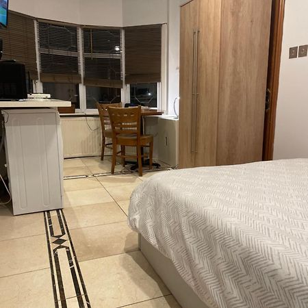 North London Studio Apartment Dış mekan fotoğraf
