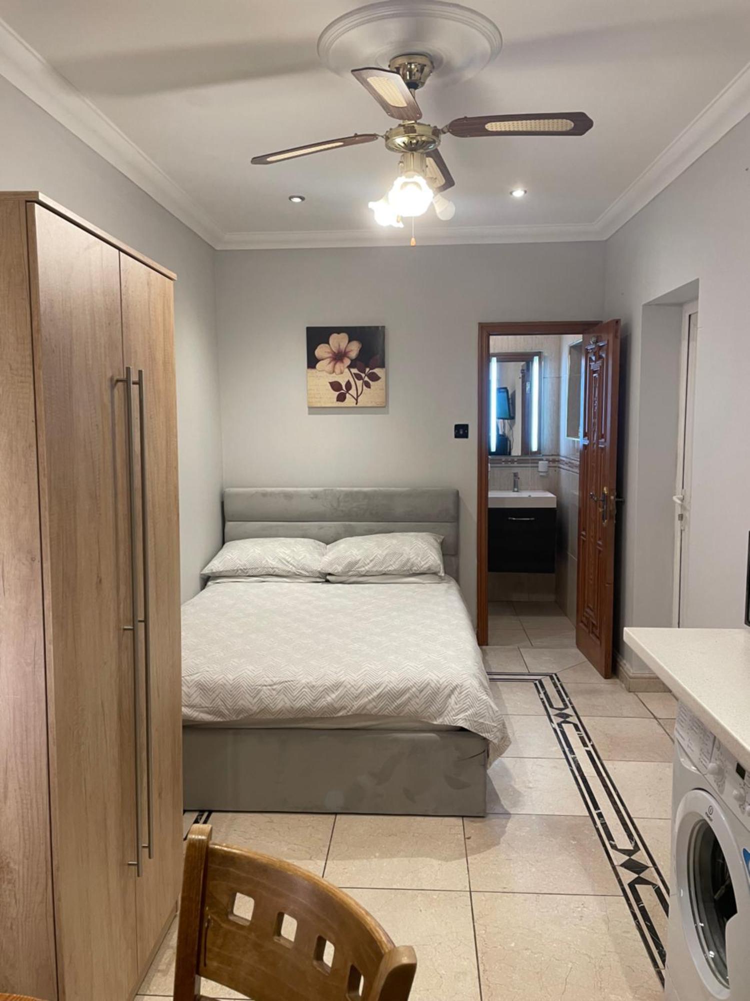 North London Studio Apartment Dış mekan fotoğraf
